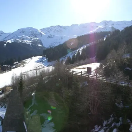 2 Pieces Au Pied Des Pistes Avec Balcon Et Cuisine Equipee - Fr-1-557-110 * Les Adrets