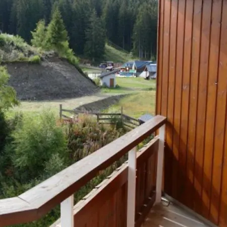 2 Pieces Au Pied Des Pistes Avec Balcon Et Cuisine Equipee - Fr-1-557-110 *